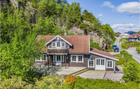 Awesome home in Lindesnes with Indoor swimming pool, Sauna and 5 Bedrooms